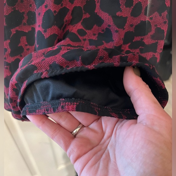 🖤🖤NWT-EXPRESS BURGUNDY AND BLACK HALTER TOP SZ S🖤🖤 - Picture 5 of 10